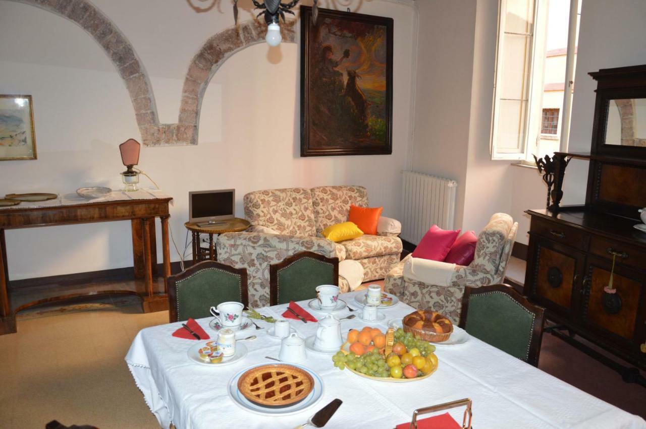 Casa Ciri Bed & Breakfast Foligno Eksteriør billede